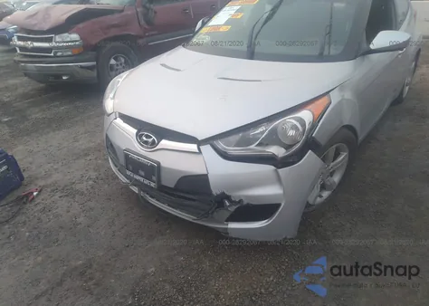 2013 Hyundai Veloster Base W/Black z USA, uszkodzony, nr VIN KMHTC6AD4DU157775